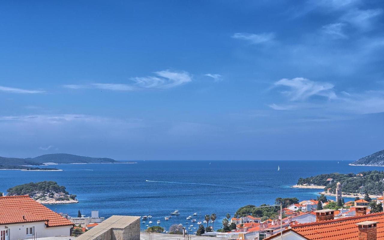 Apartments Irena Хвар Екстериор снимка