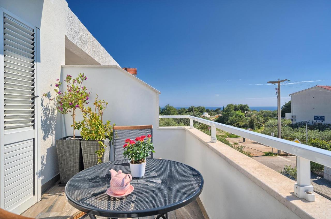 Apartments Irena Хвар Екстериор снимка