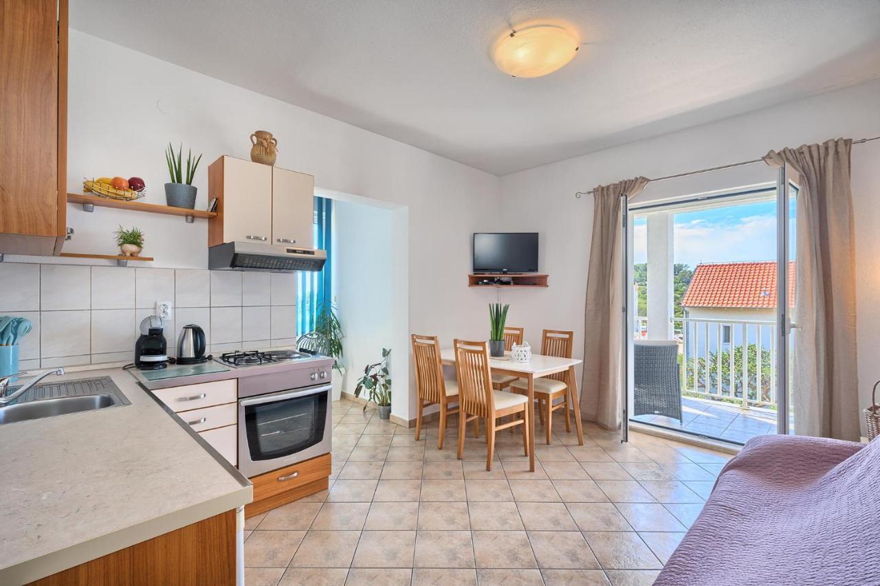 Apartments Irena Хвар Екстериор снимка