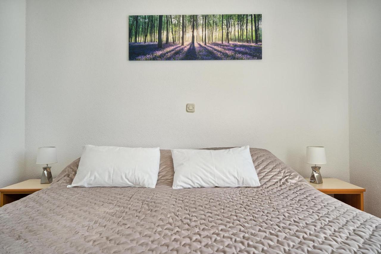 Apartments Irena Хвар Екстериор снимка