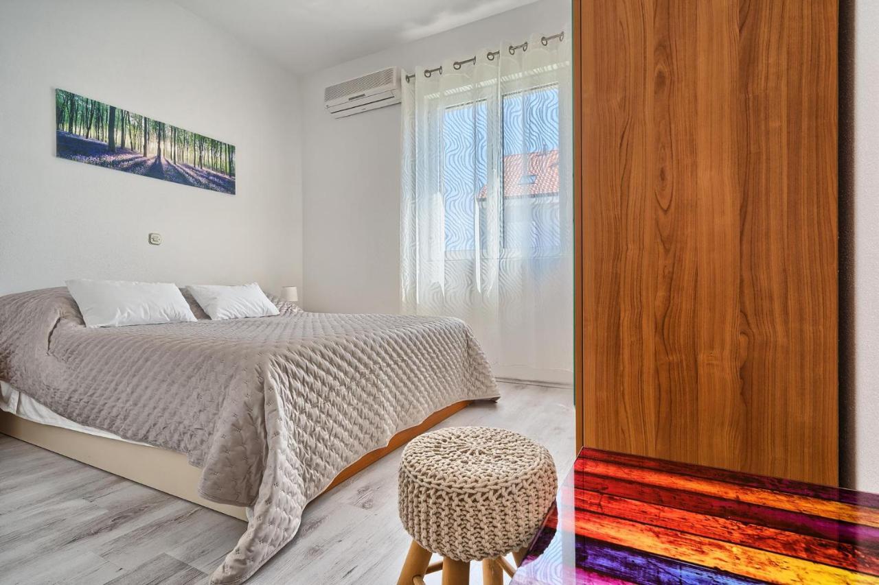Apartments Irena Хвар Екстериор снимка
