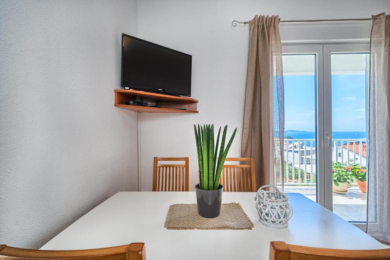 Apartments Irena Хвар Екстериор снимка