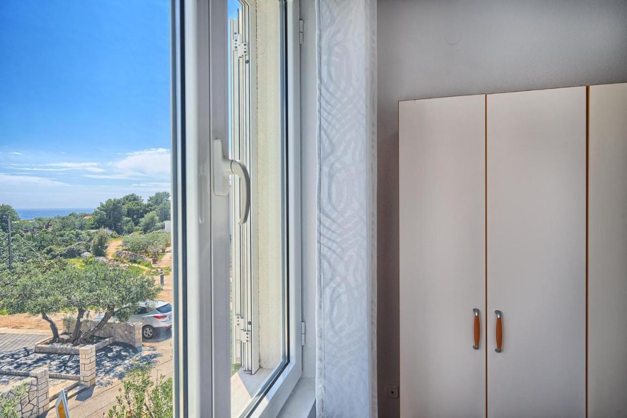 Apartments Irena Хвар Екстериор снимка