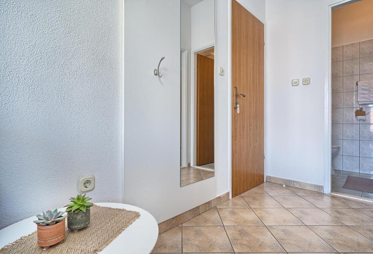 Apartments Irena Хвар Екстериор снимка