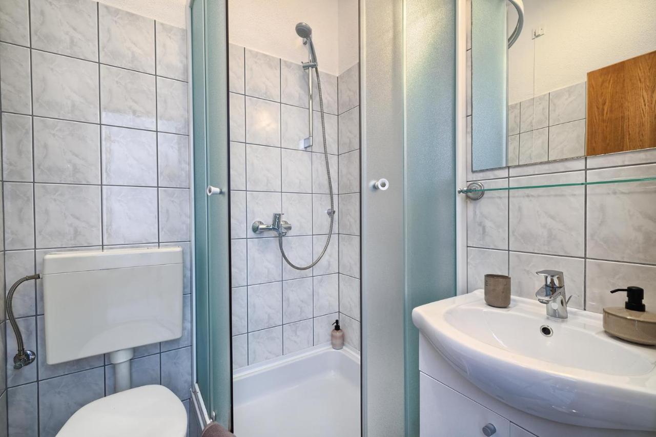 Apartments Irena Хвар Екстериор снимка