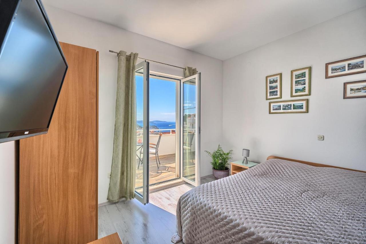 Apartments Irena Хвар Екстериор снимка