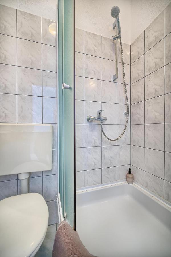 Apartments Irena Хвар Екстериор снимка